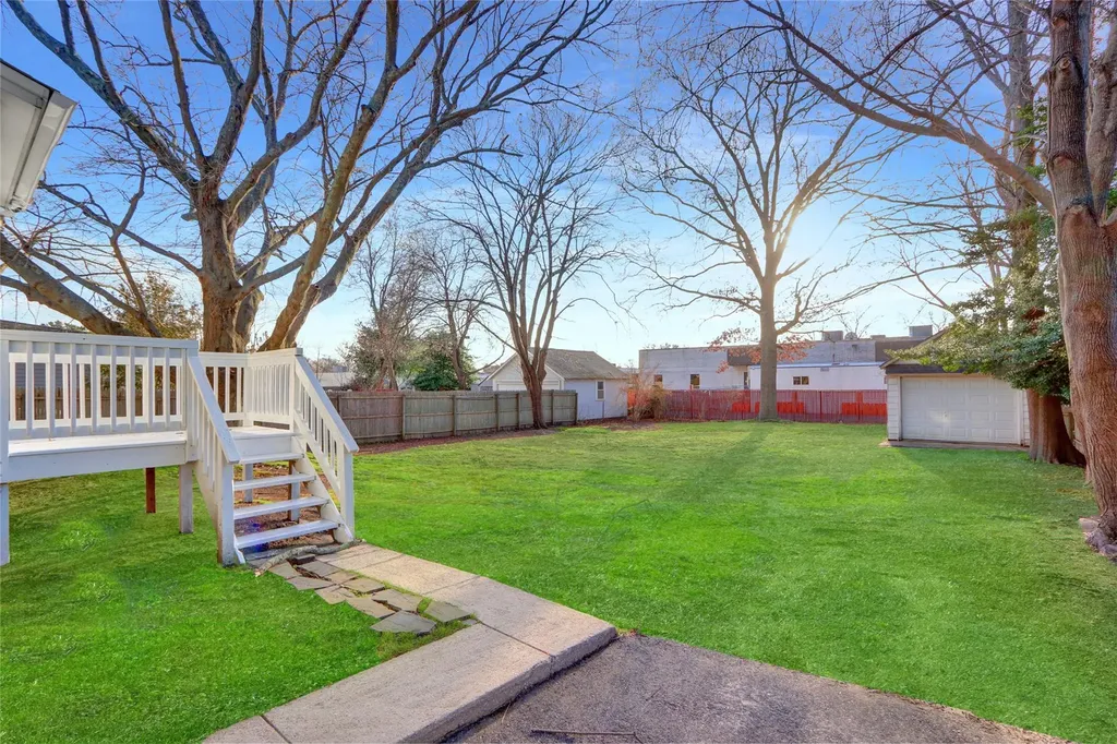 25 Prospect Place Riverhead NY 11901