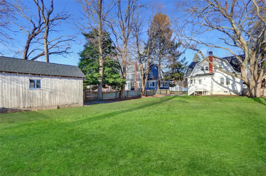 25 Prospect Place Riverhead NY 11901