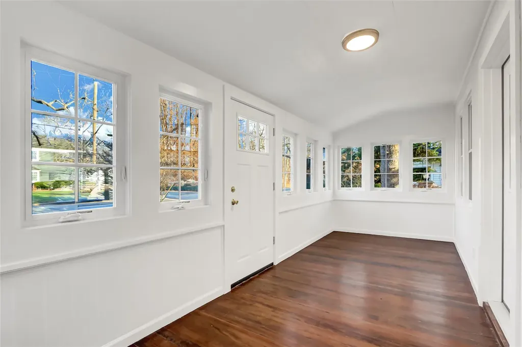 25 Prospect Place Riverhead NY 11901