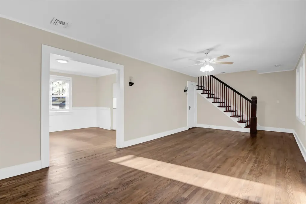 25 Prospect Place Riverhead NY 11901