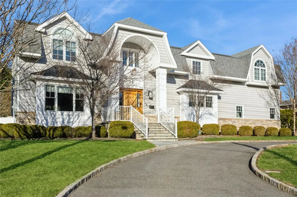 54 Barrett Road Lawrence NY 11559