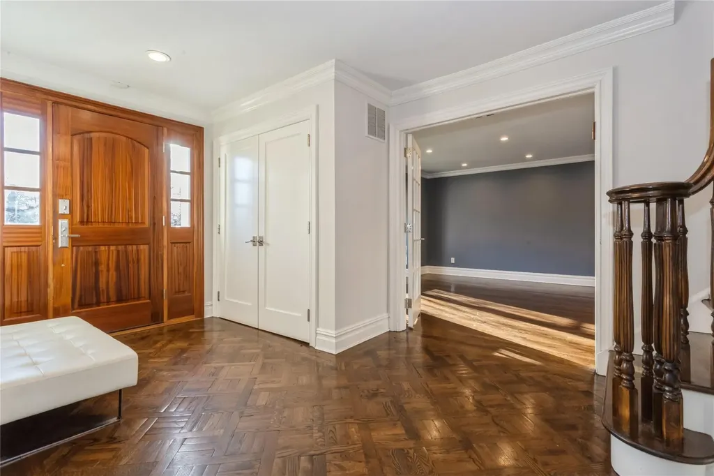 54 Barrett Road Lawrence NY 11559