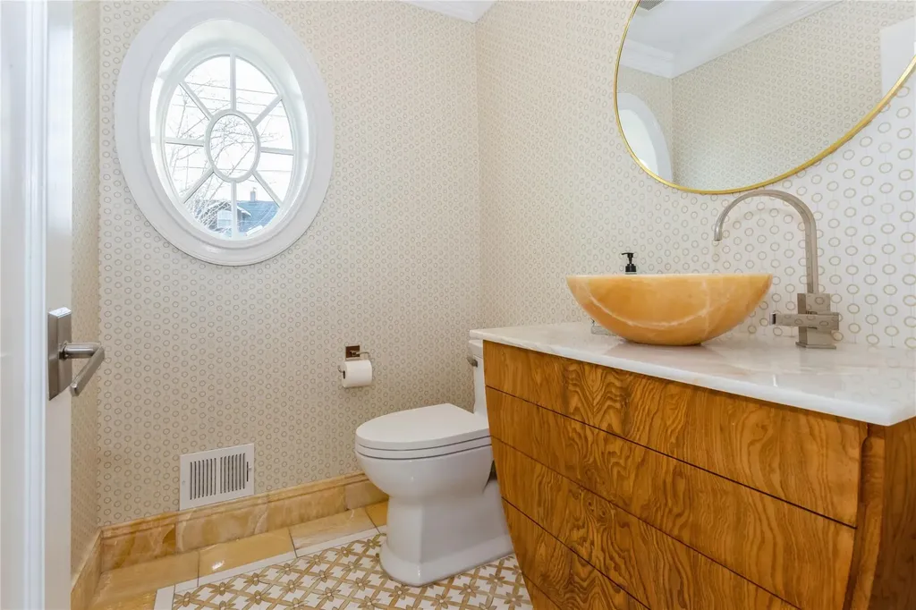 54 Barrett Road Lawrence NY 11559
