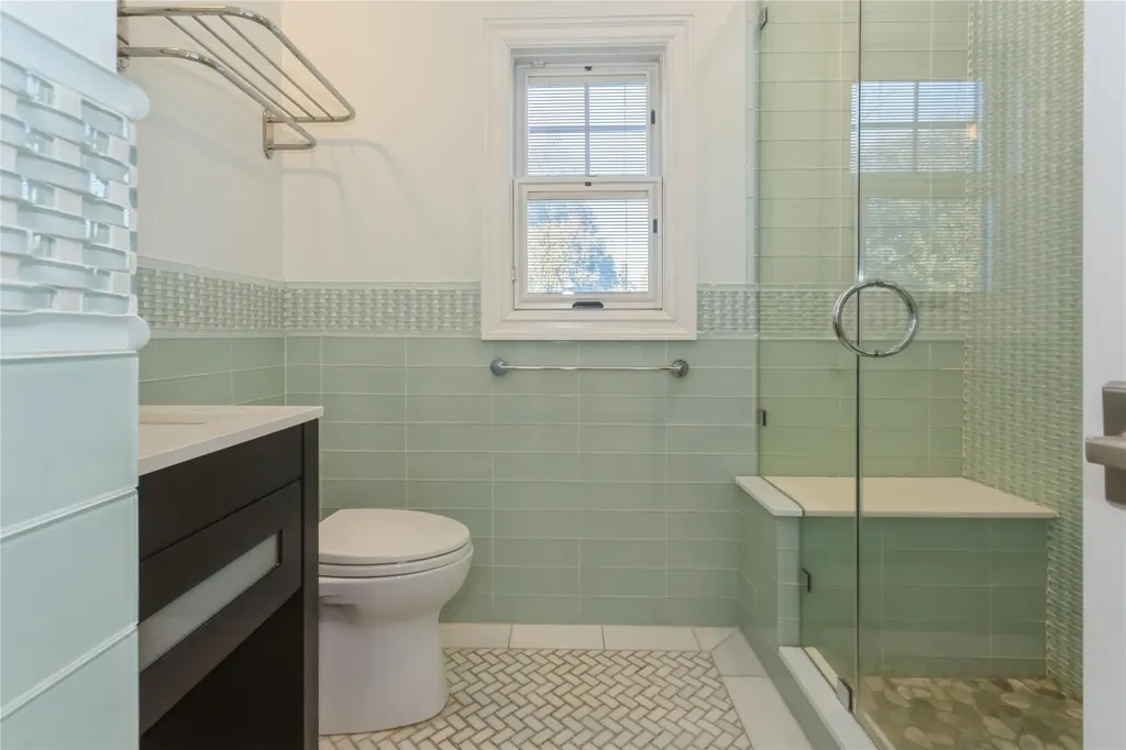 54 Barrett Road Lawrence NY 11559