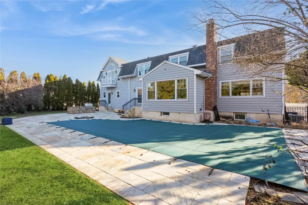 54 Barrett Road Lawrence NY 11559
