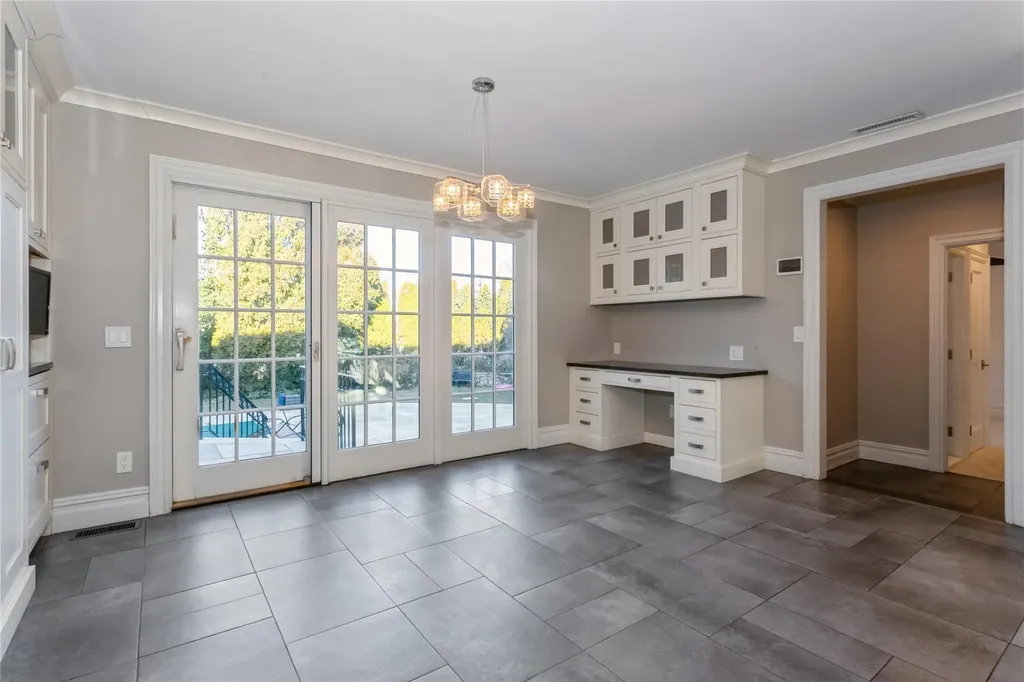 54 Barrett Road Lawrence NY 11559