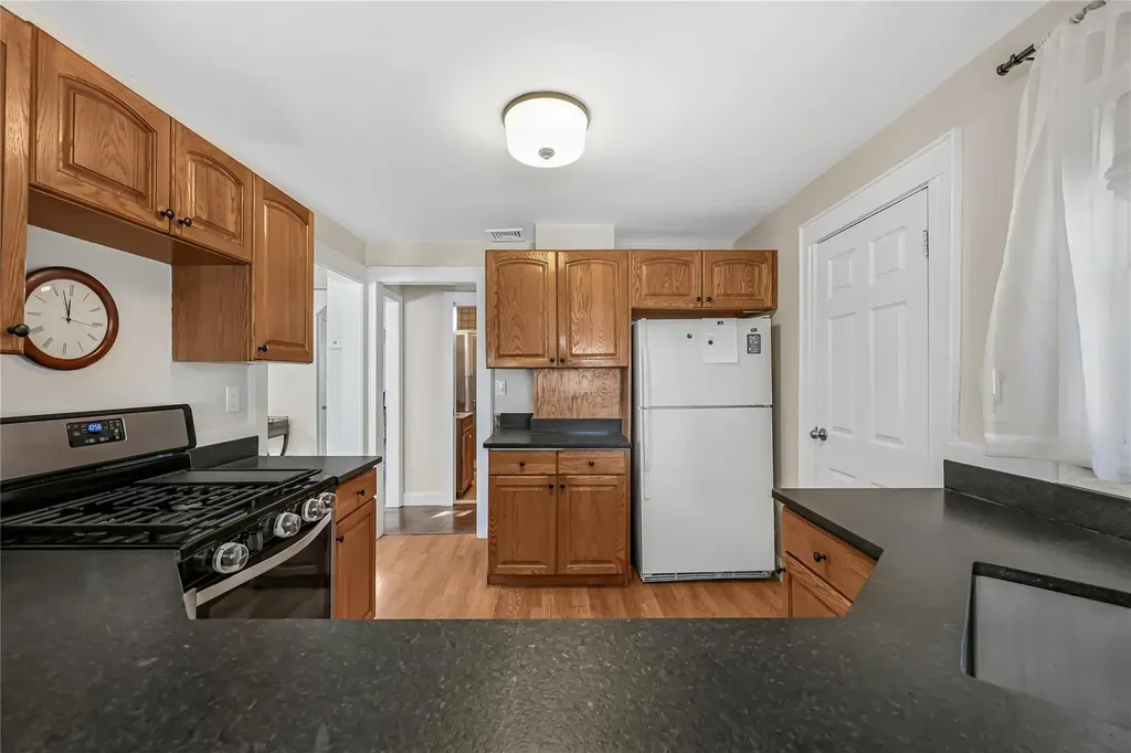26 Princeton Place Merrick NY 11566