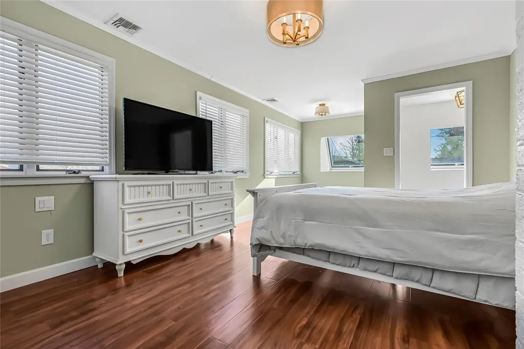 26 Princeton Place Merrick NY 11566