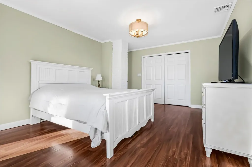 26 Princeton Place Merrick NY 11566