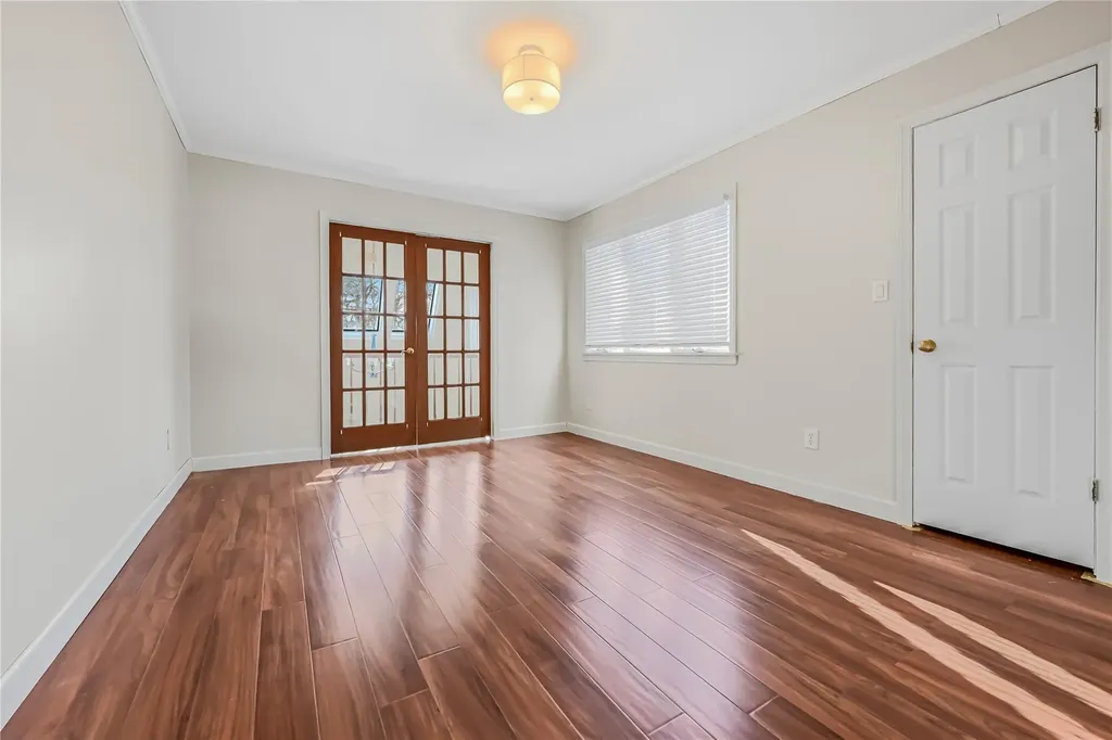 26 Princeton Place Merrick NY 11566