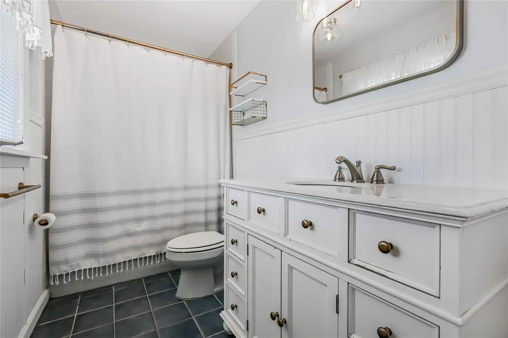 26 Princeton Place Merrick NY 11566