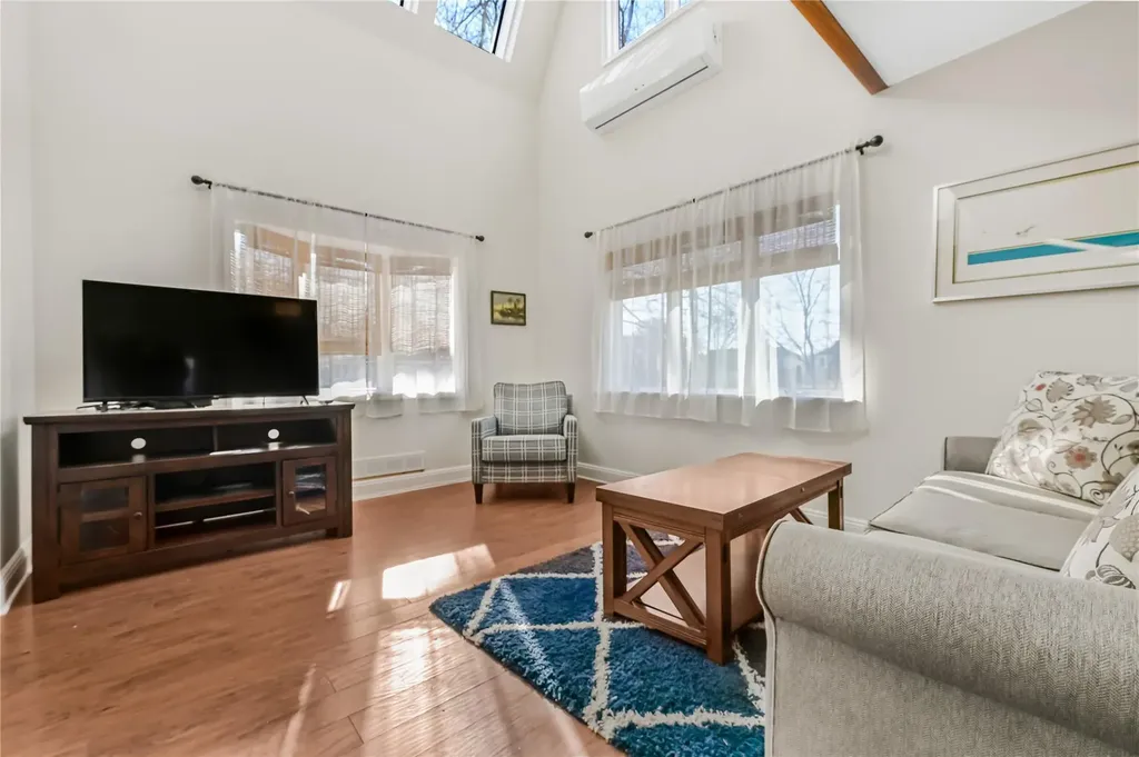 26 Princeton Place Merrick NY 11566