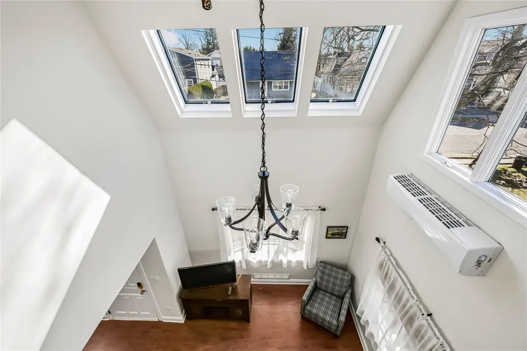 26 Princeton Place Merrick NY 11566