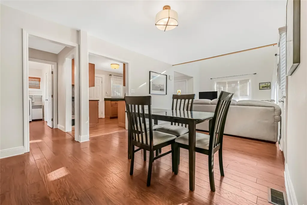 26 Princeton Place Merrick NY 11566
