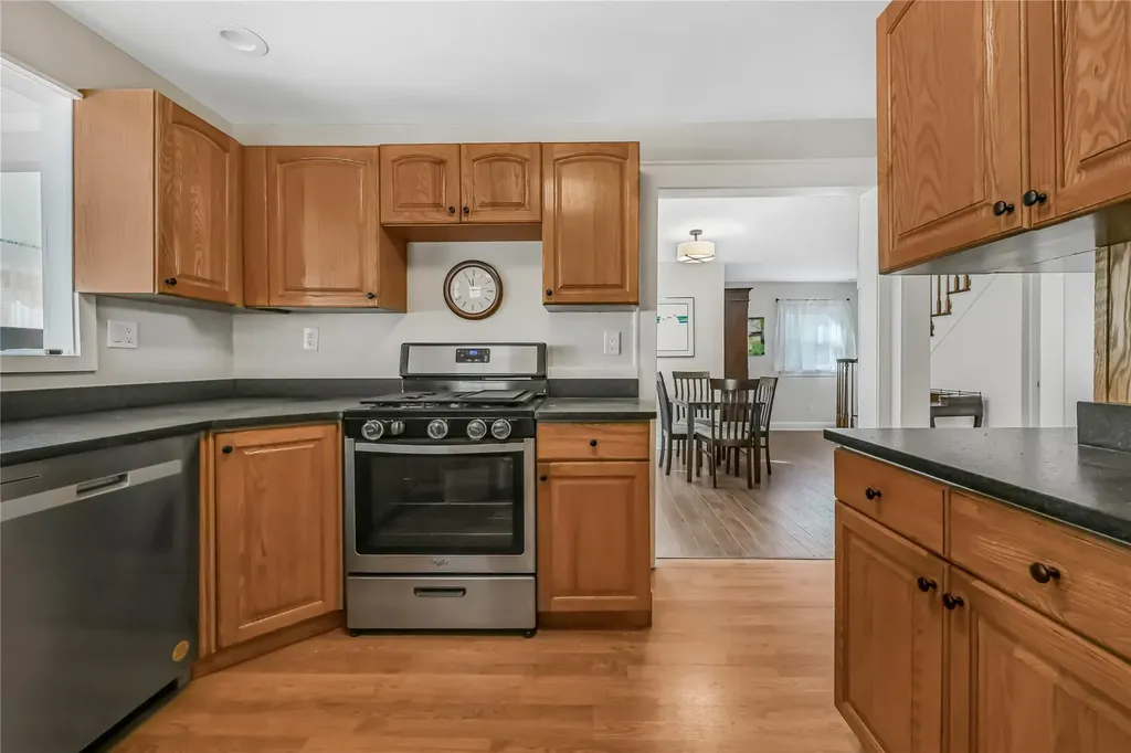 26 Princeton Place Merrick NY 11566