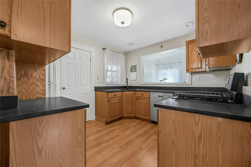 26 Princeton Place Merrick NY 11566