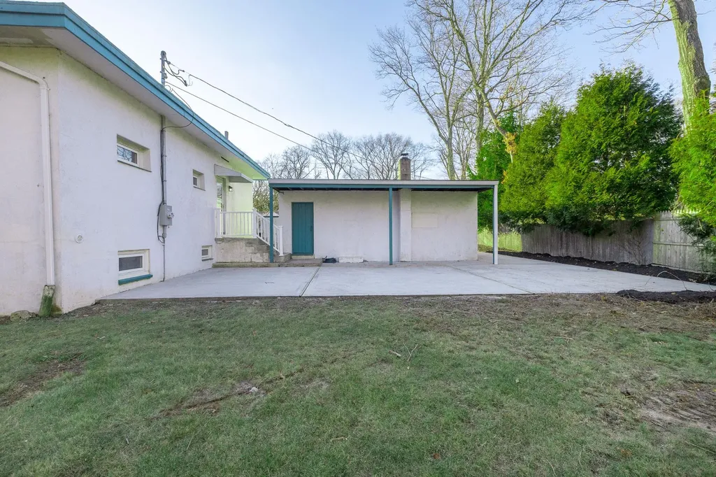 65 Corchaug Trail Ridge NY 11961