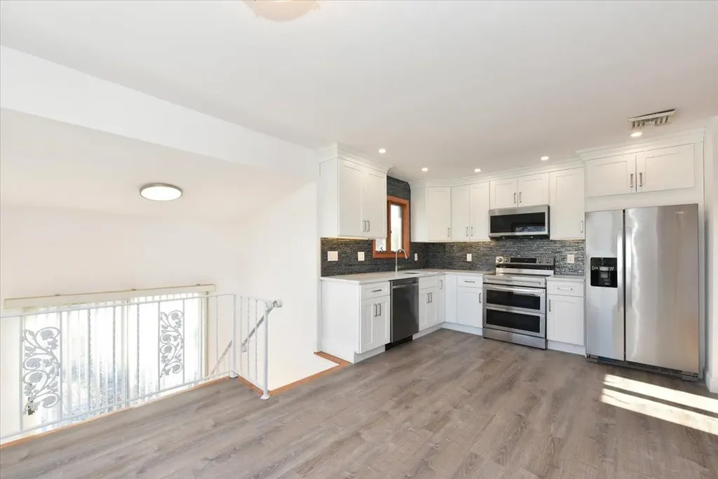 9 Comet Lane Massapequa NY 11758