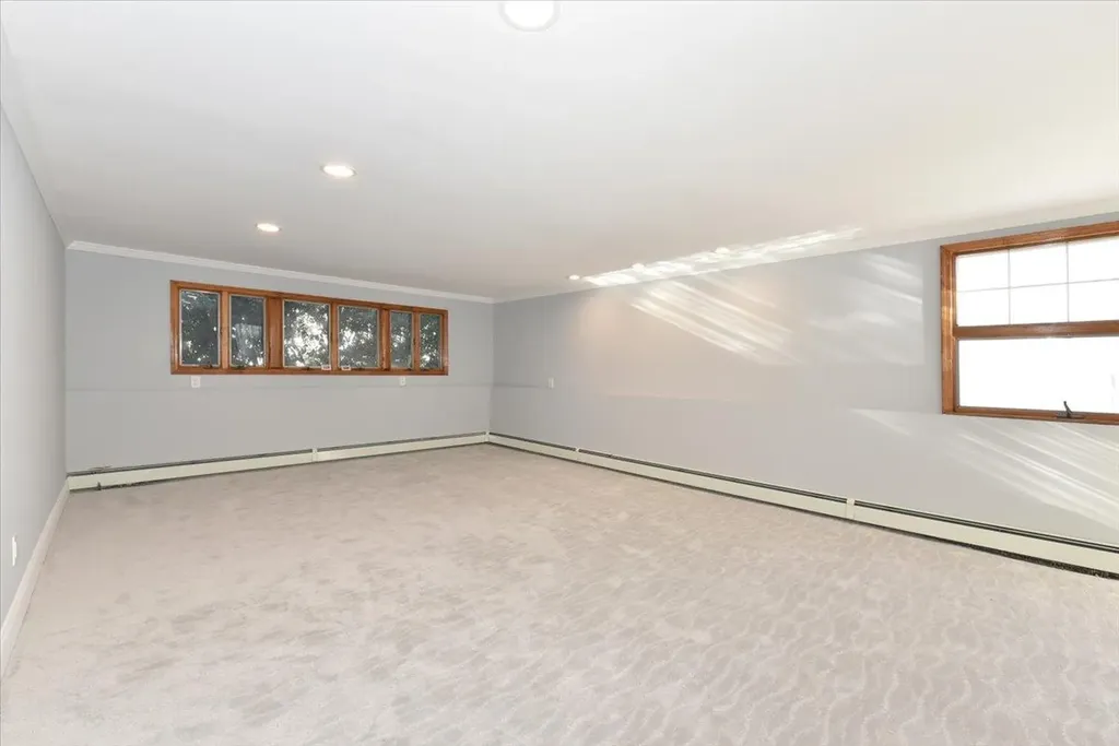 9 Comet Lane Massapequa NY 11758
