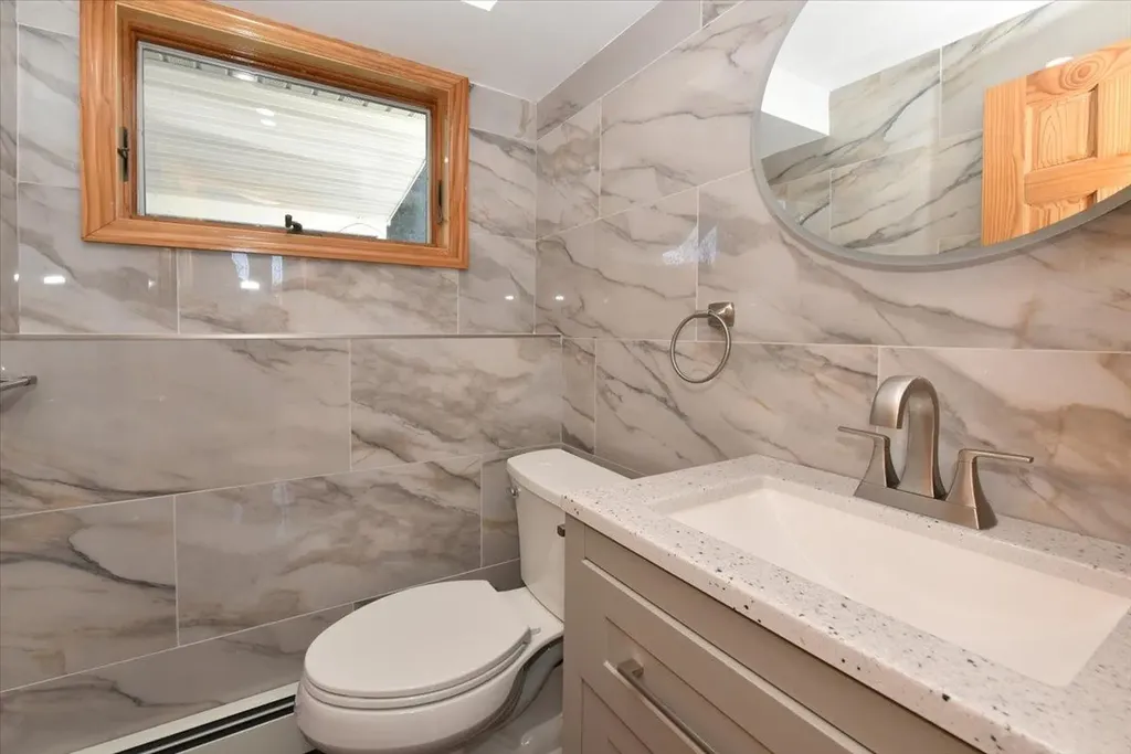 9 Comet Lane Massapequa NY 11758