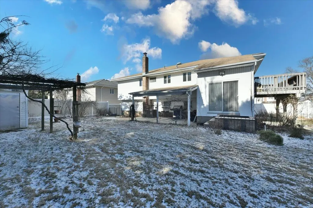 9 Comet Lane Massapequa NY 11758