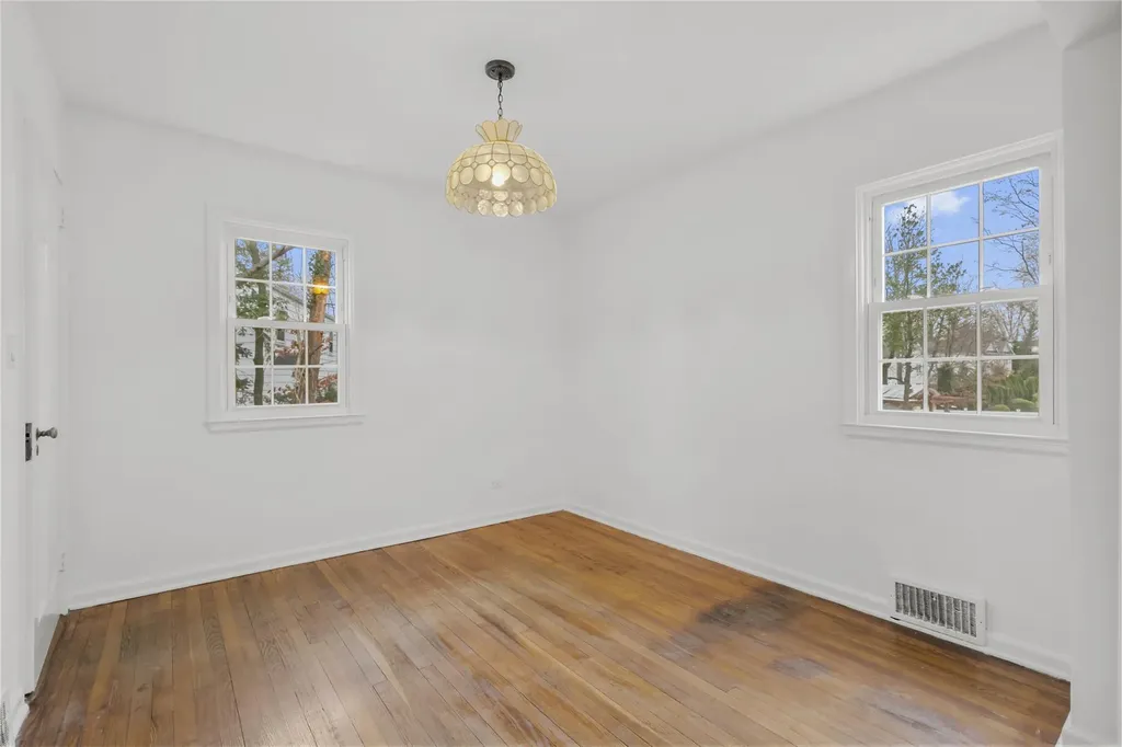 5 Baraud Road S Scarsdale NY 10583