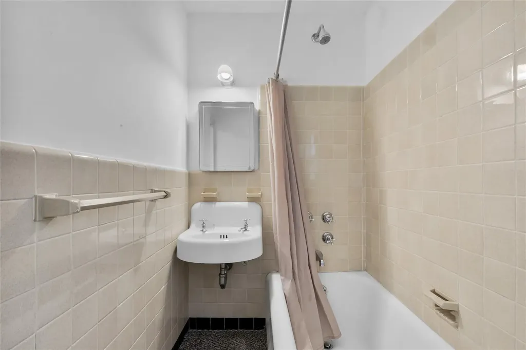 5 Baraud Road S Scarsdale NY 10583
