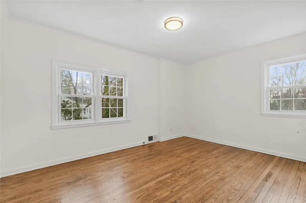 5 Baraud Road S Scarsdale NY 10583