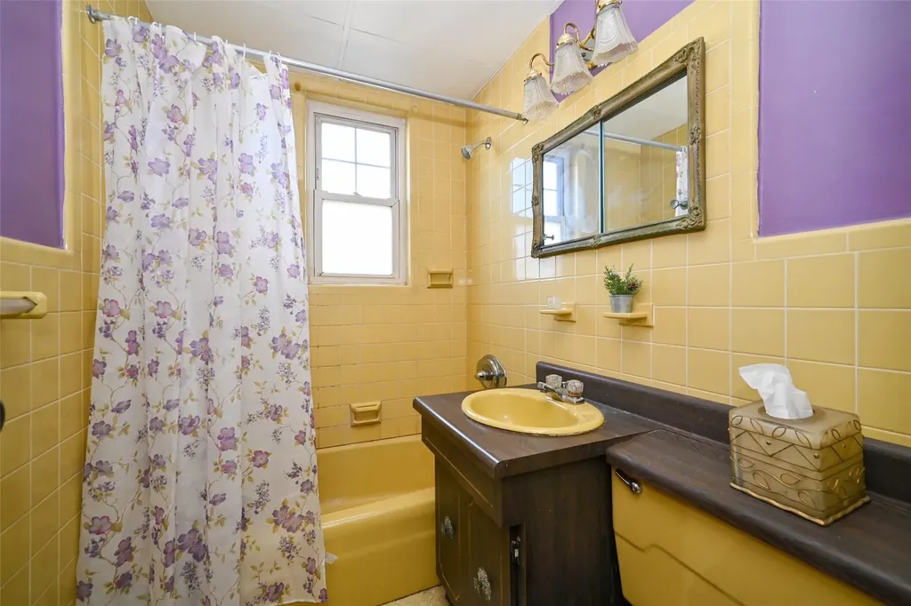 15137 20th Road Whitestone NY 11357