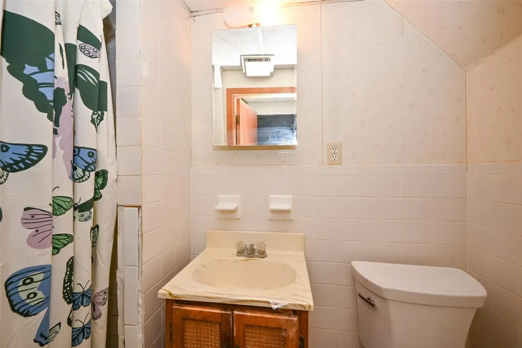 15137 20th Road Whitestone NY 11357
