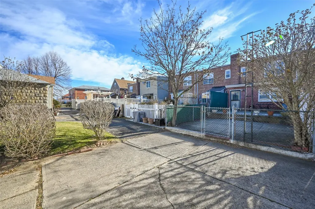 15137 20th Road Whitestone NY 11357