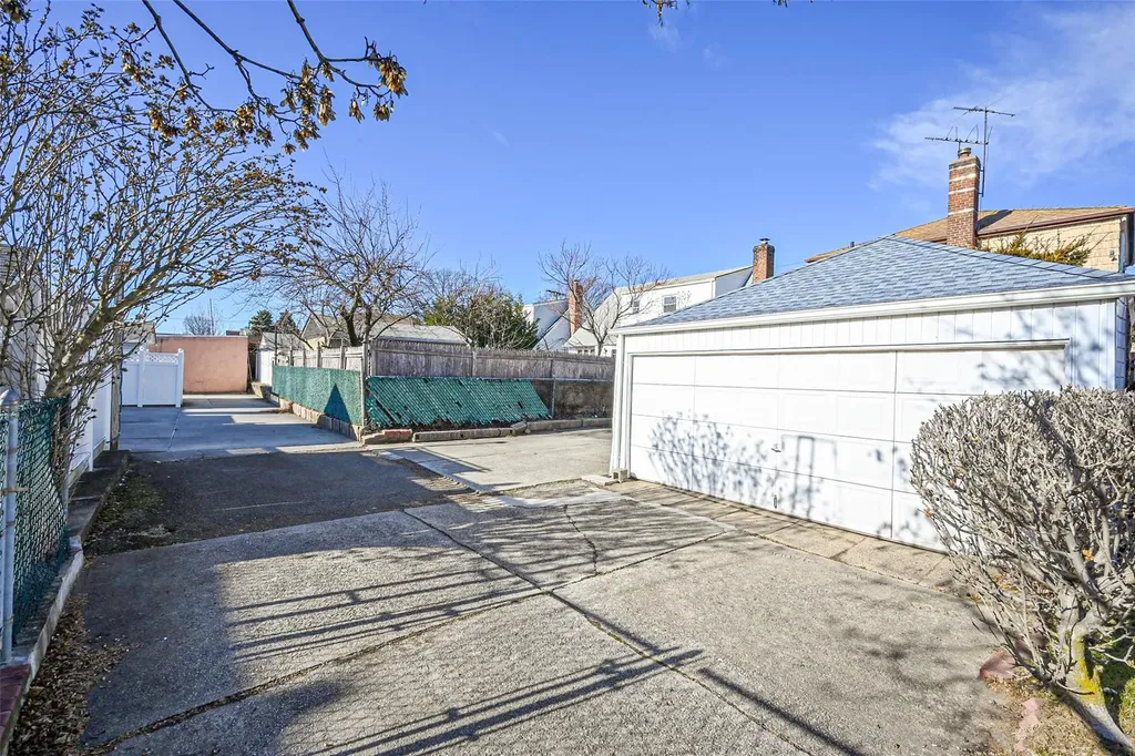 15137 20th Road Whitestone NY 11357