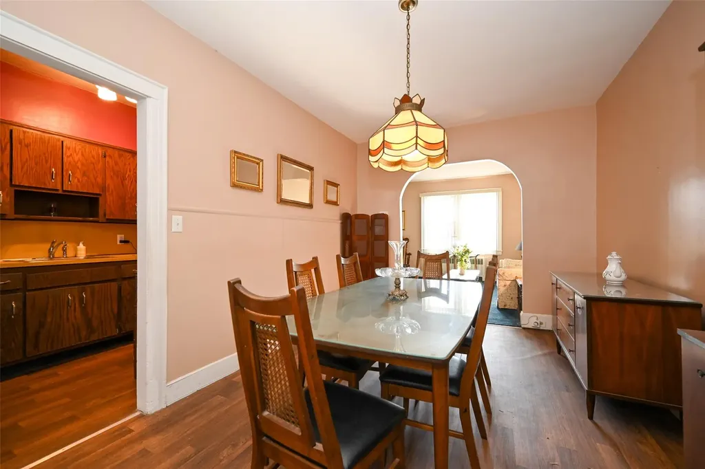 15137 20th Road Whitestone NY 11357