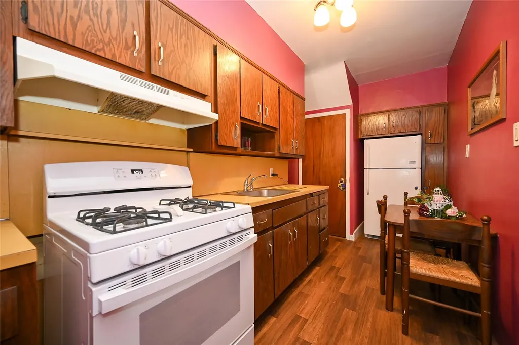 15137 20th Road Whitestone NY 11357
