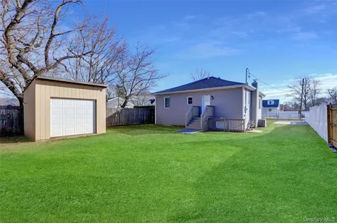 69 Doolittle Street Brentwood NY 11717