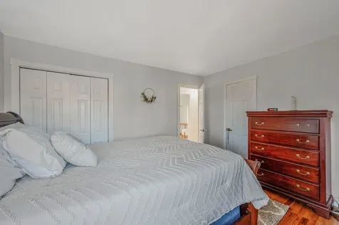 44 N Kings Avenue Lindenhurst NY 11757