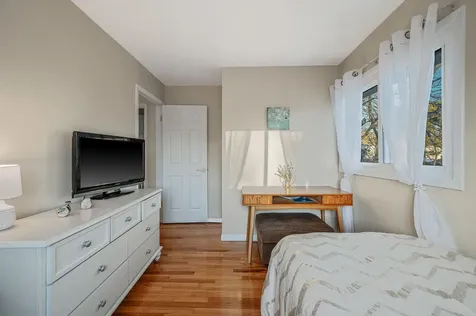 44 N Kings Avenue Lindenhurst NY 11757