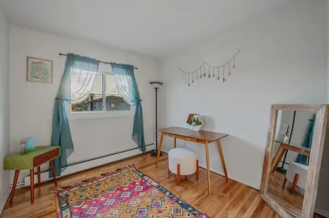 44 N Kings Avenue Lindenhurst NY 11757