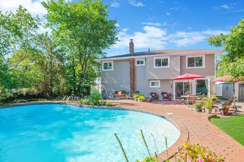 44 N Kings Avenue Lindenhurst NY 11757