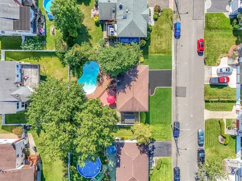 44 N Kings Avenue Lindenhurst NY 11757