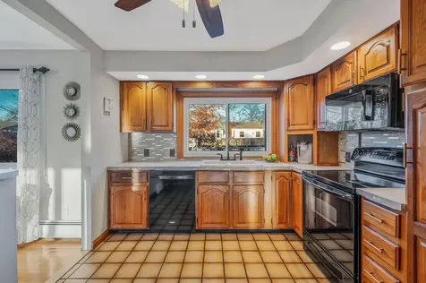 44 N Kings Avenue Lindenhurst NY 11757