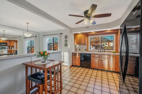 44 N Kings Avenue Lindenhurst NY 11757