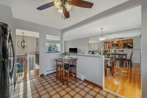 44 N Kings Avenue Lindenhurst NY 11757