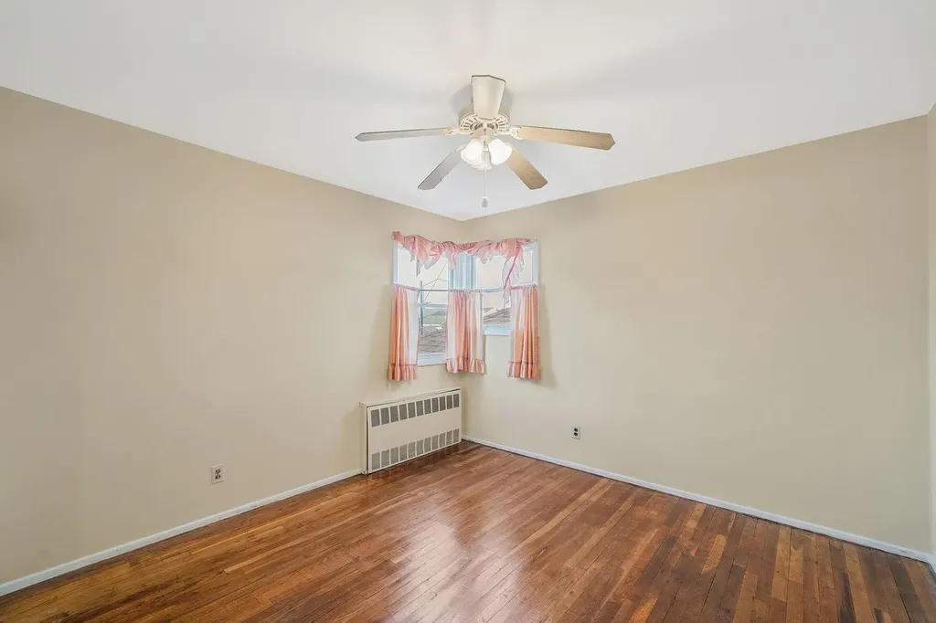 2 Robin Lane Farmingdale NY 11735