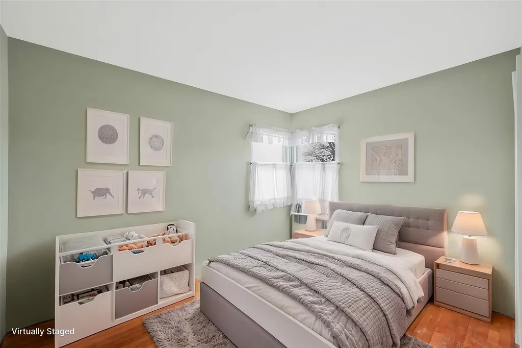 2 Robin Lane Farmingdale NY 11735