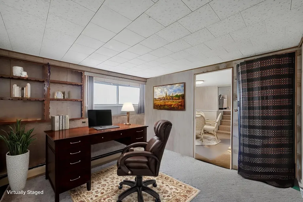 2 Robin Lane Farmingdale NY 11735