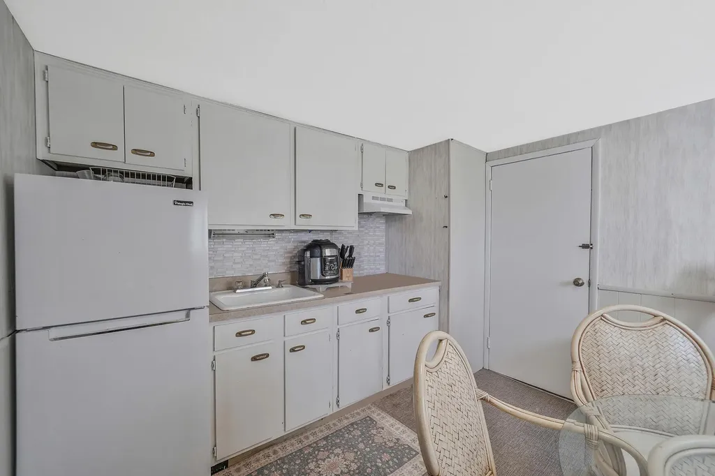2 Robin Lane Farmingdale NY 11735