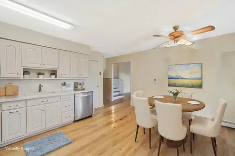 2 Robin Lane Farmingdale NY 11735