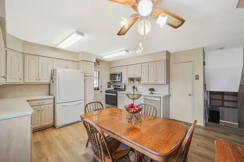 2 Robin Lane Farmingdale NY 11735