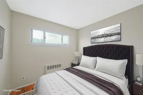 2 Robin Lane Farmingdale NY 11735